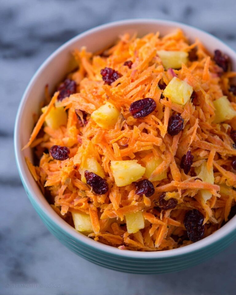 Refreshing Carrot Apple Salad with Yogurt and Lemon Recipe