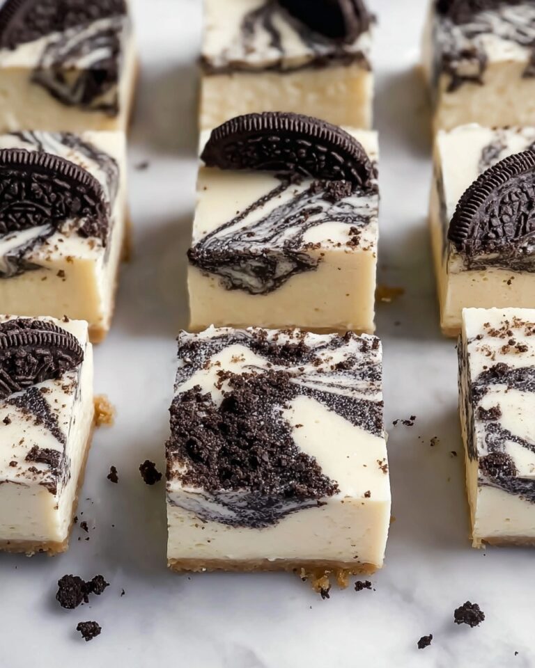 Creamy Oreo Fudge with White Chocolate and Cookies Recipe