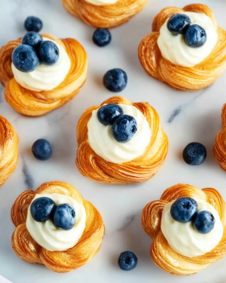 Blueberry Pastry Rings with Vanilla Cream Recipe